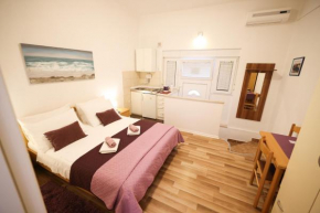 Apartment and Rooms Cvita